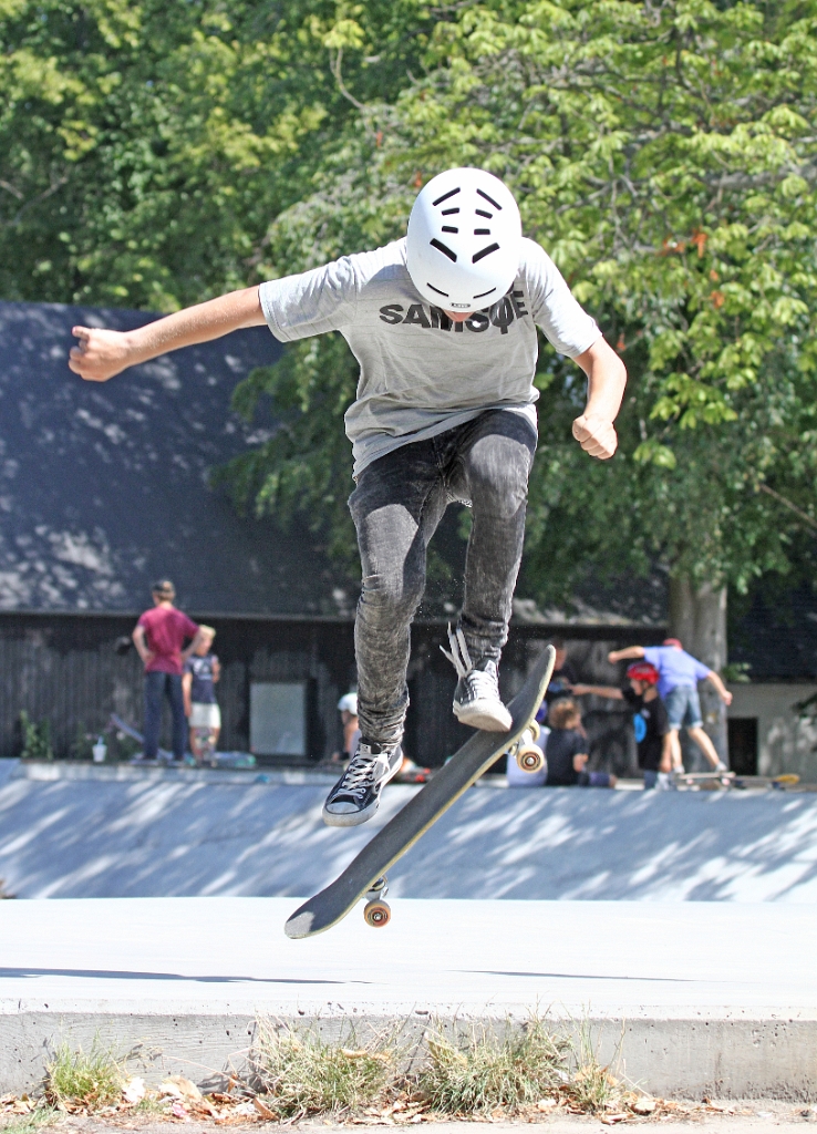 IMG_6346_miloskateboard.jpg